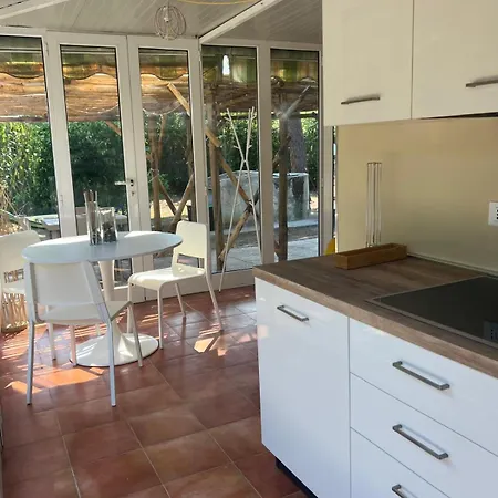 Indipendenti Con Giardino Privato Per Famiglie E Cani Sterlizia 2 Holiday home *